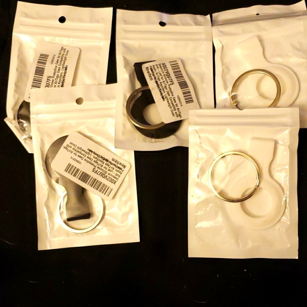 Veezoom 5 Pack of Silicone AirTag Keychain Holder Cases